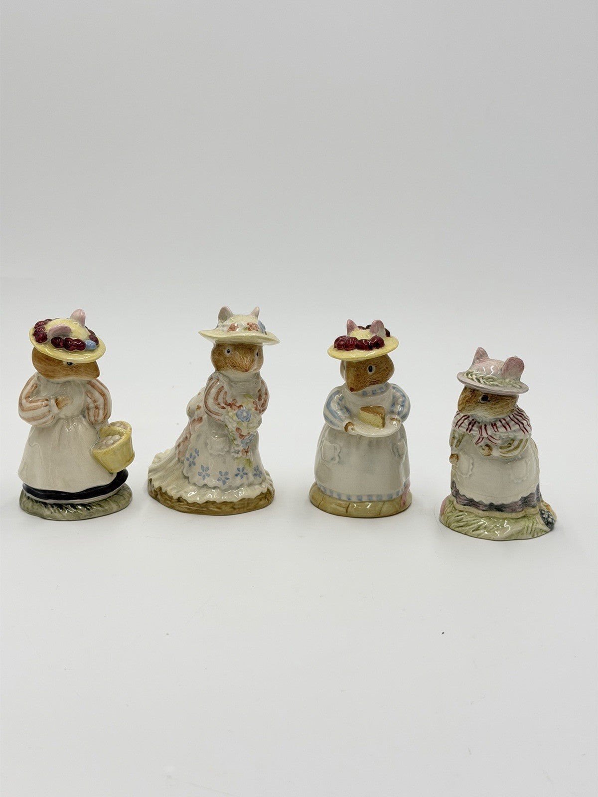 Royal Doulton England Porcelain Brambly Hedge Story Collection Ladies Mice Set
