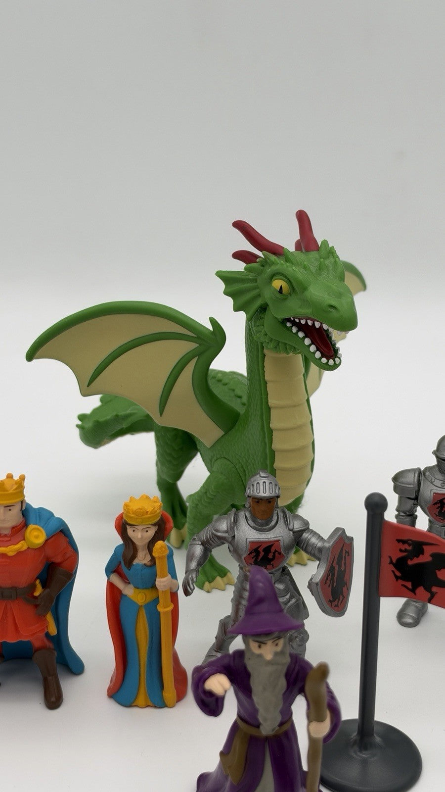 Lakeshore Learning Royal Kingdom 12 PCs Wizard Dragon King Queen Soldier Figurin