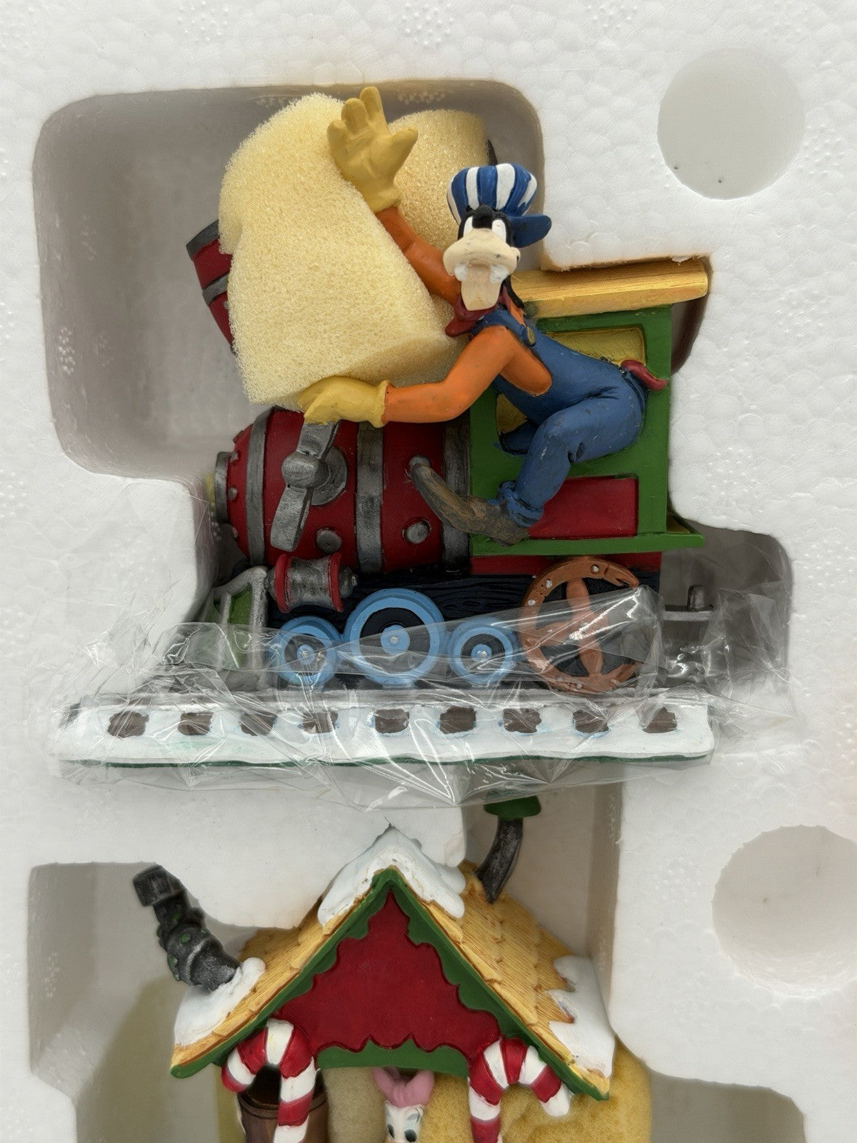 The Danbury Mint Disney Goofy Holiday Express Christmas Train Figurine Resin Set