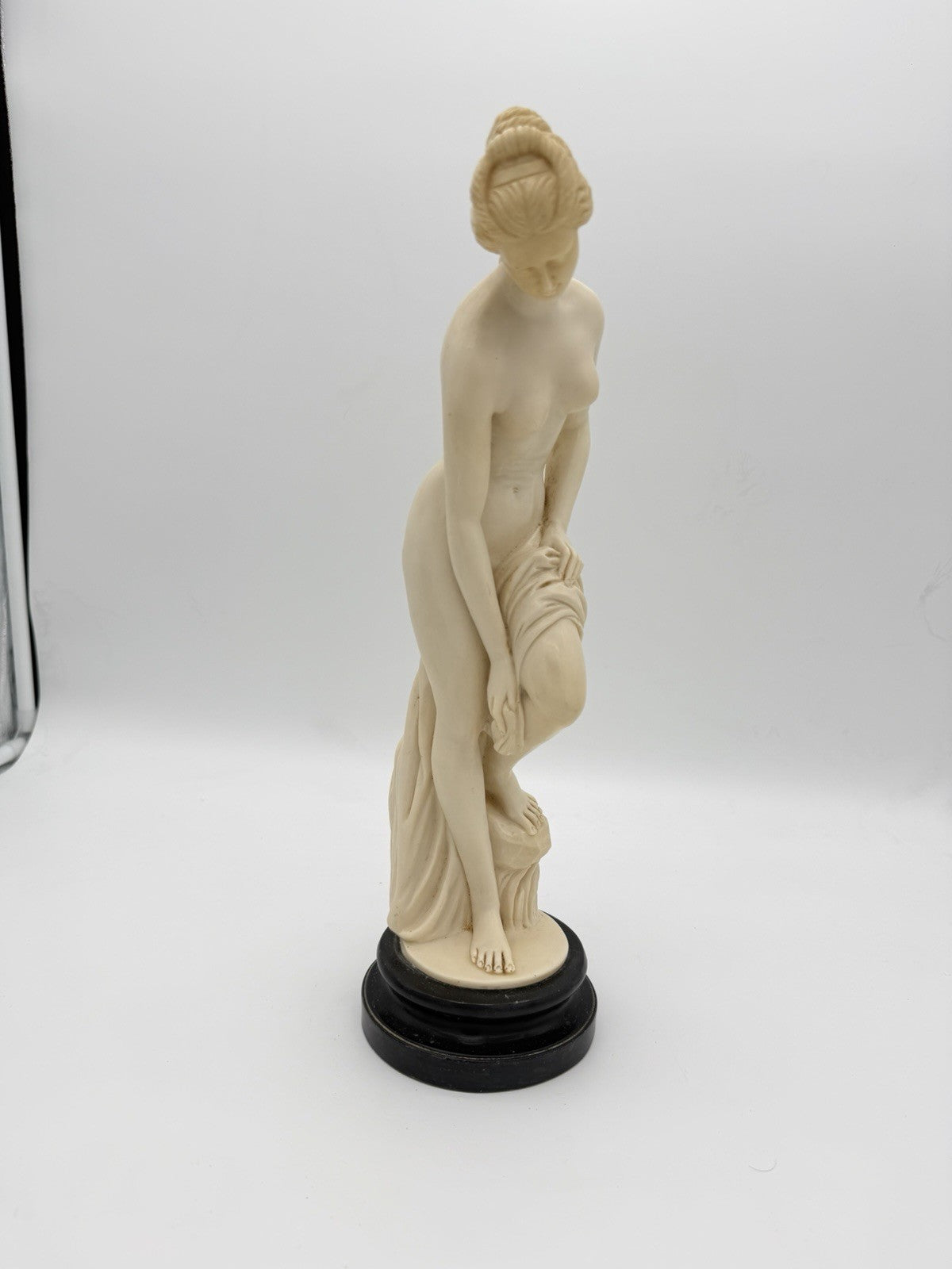 Vtg Santini Italy Venus Bathing Hand Carved Alabaster Marble 15”H Sculpture