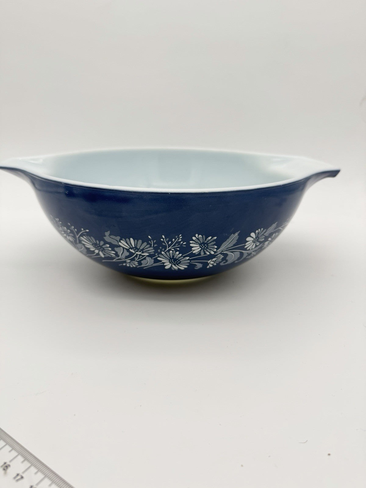 Vintage 4-Qt Pyrex Cinderella Nesting Bowl Colonial Mist Daisy Blue White #444