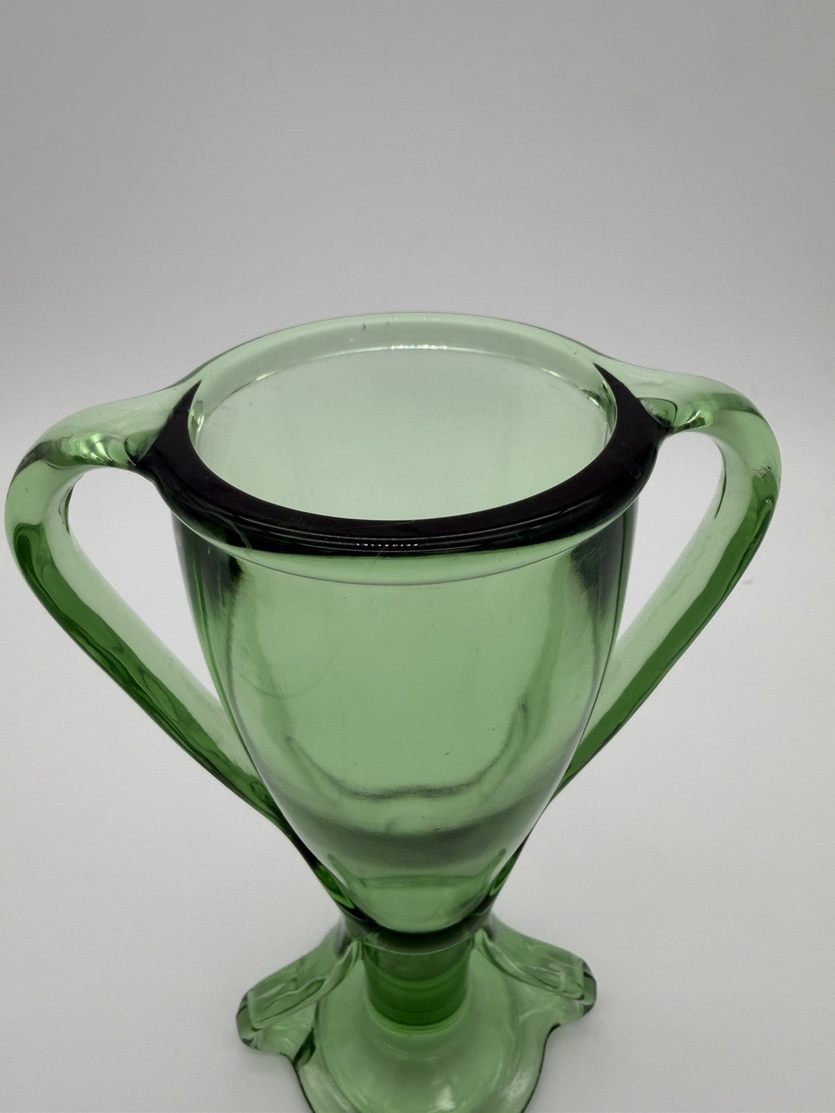 Fostoria Art Glass TUT Green Uranium Trophy Double Handle Flower VASE 8” Flawed)