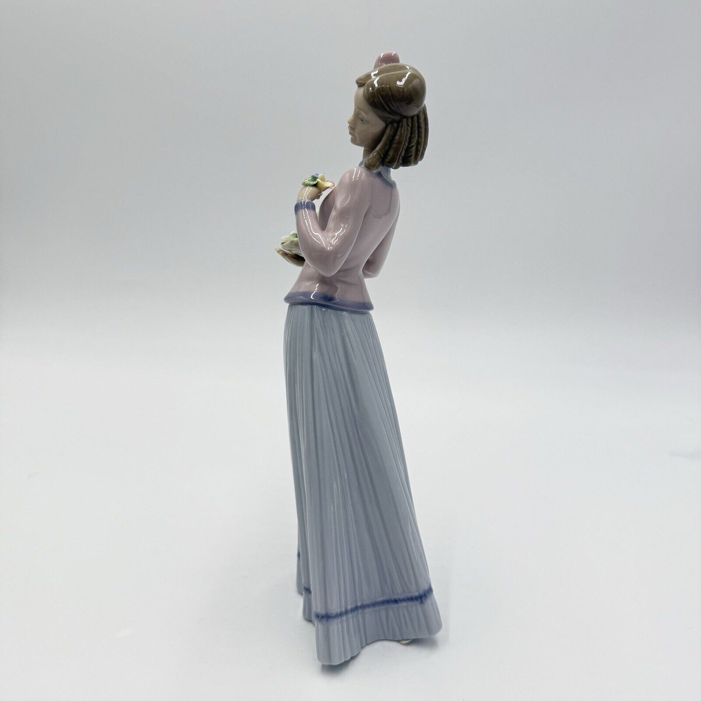 1996 Lladro Figurine 7644 INNOCENCE IN BLOOM 10" Collectors Society Club Mint