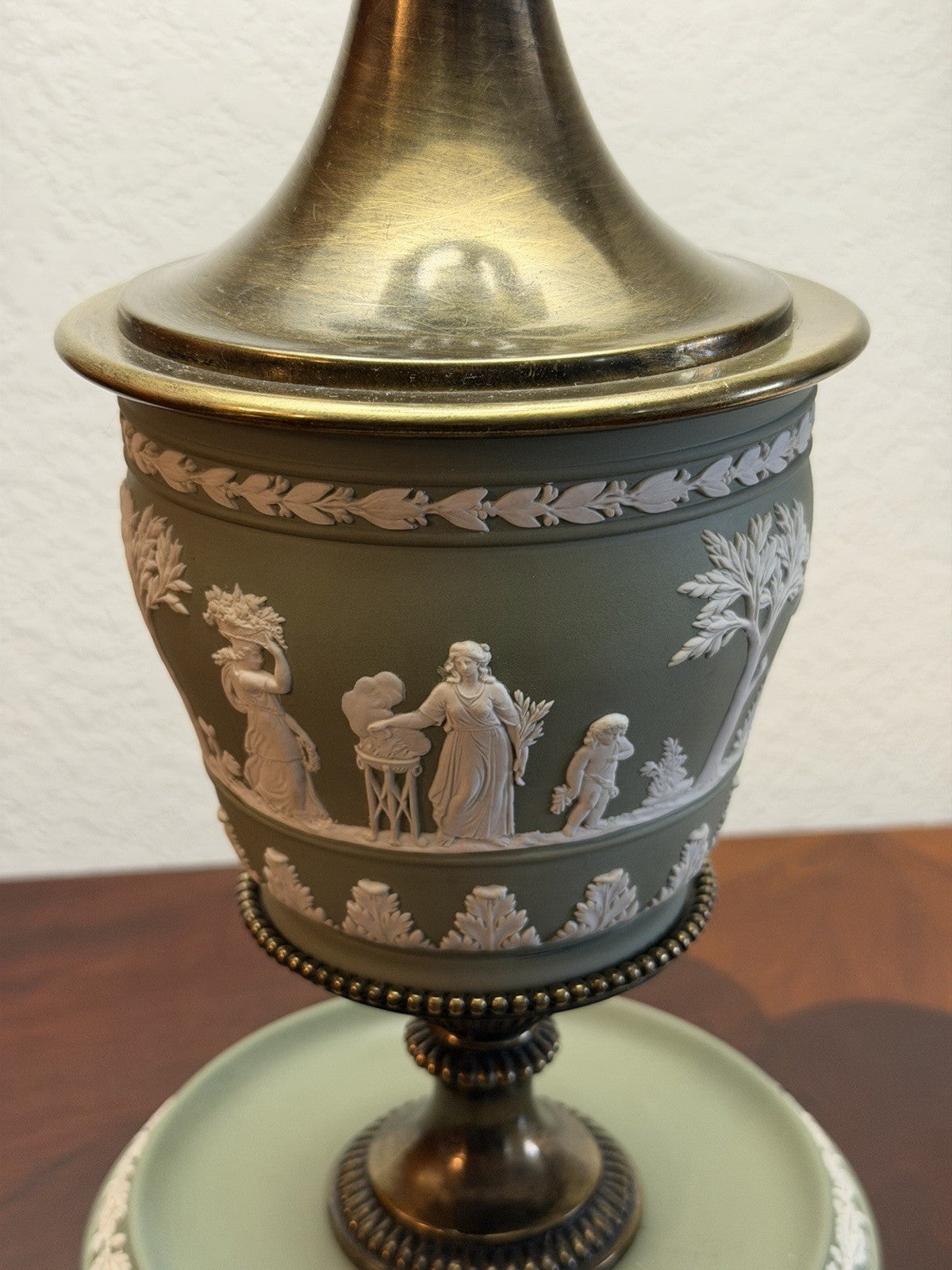 Wedgwood jasperware green TORCHIERE Table Lamp 1959 Vintage 27”H England