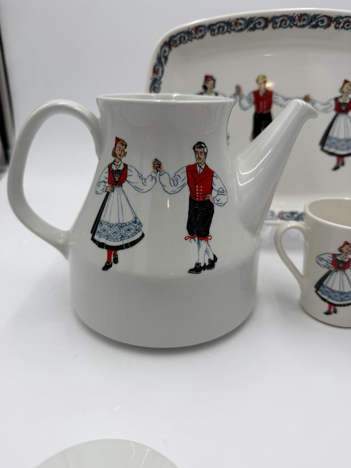 Vintage Figgjo Flint Hardanger Dancers Teapot Creamer Sugar Bowl Platter  Norway