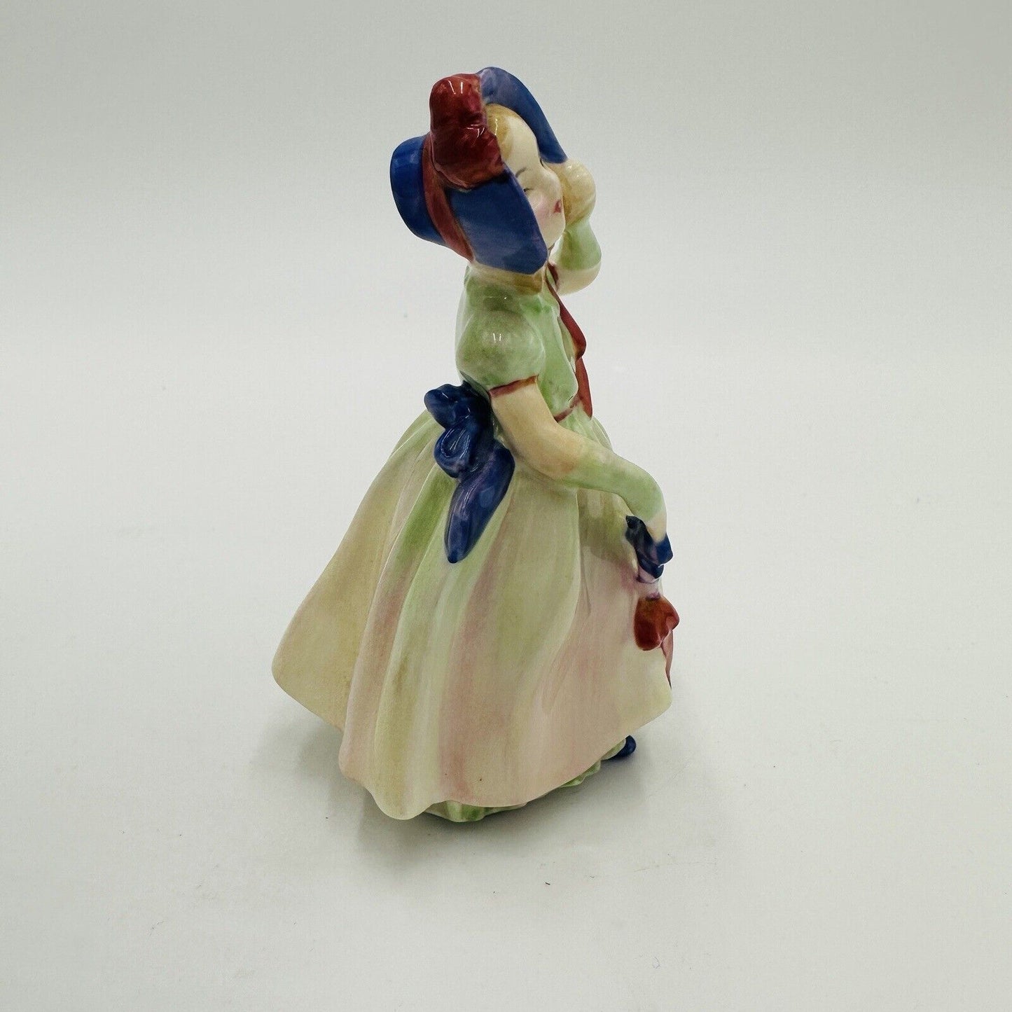 Royal Doulton Figurine Babie England Porcelain Handwritten Number HN1679 Lady