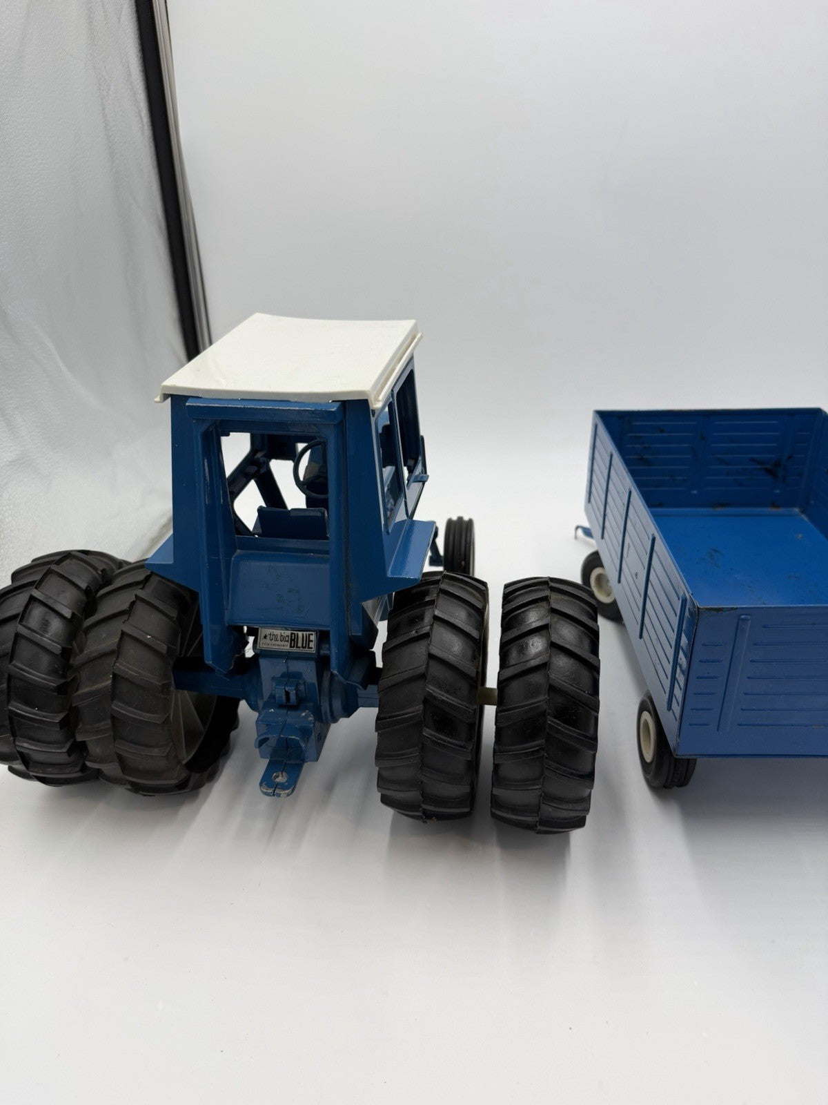 Ertl Ford 9600 Wide Front Duals Cab Die Cast 1:12 Blue Toy Tractor Diecast Vtg