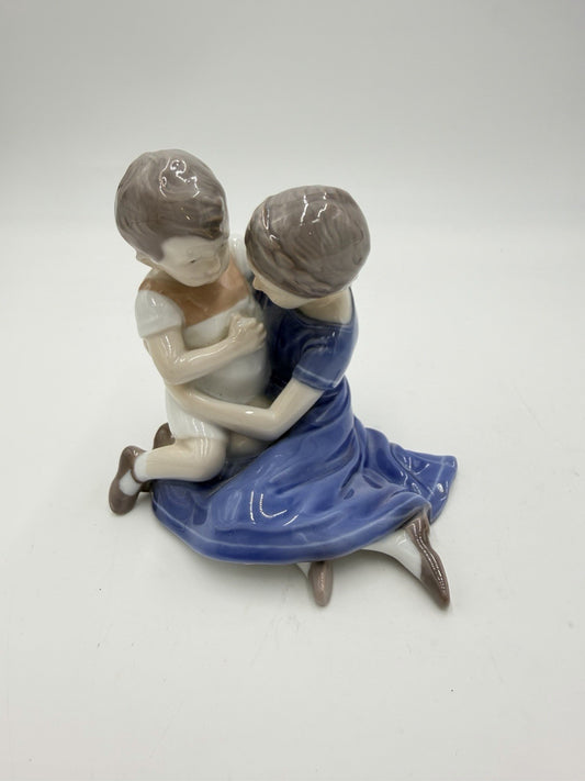 B & G Bing Grondahl  Boy & Girl Sibling Love 1568 Porcelain Figurine Denmark