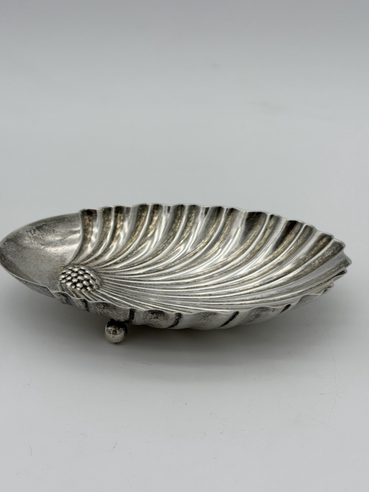 Vintage Manchester Sterling Shell Bon Bon Candy Dish 87 grams No Mono 5 3/4"