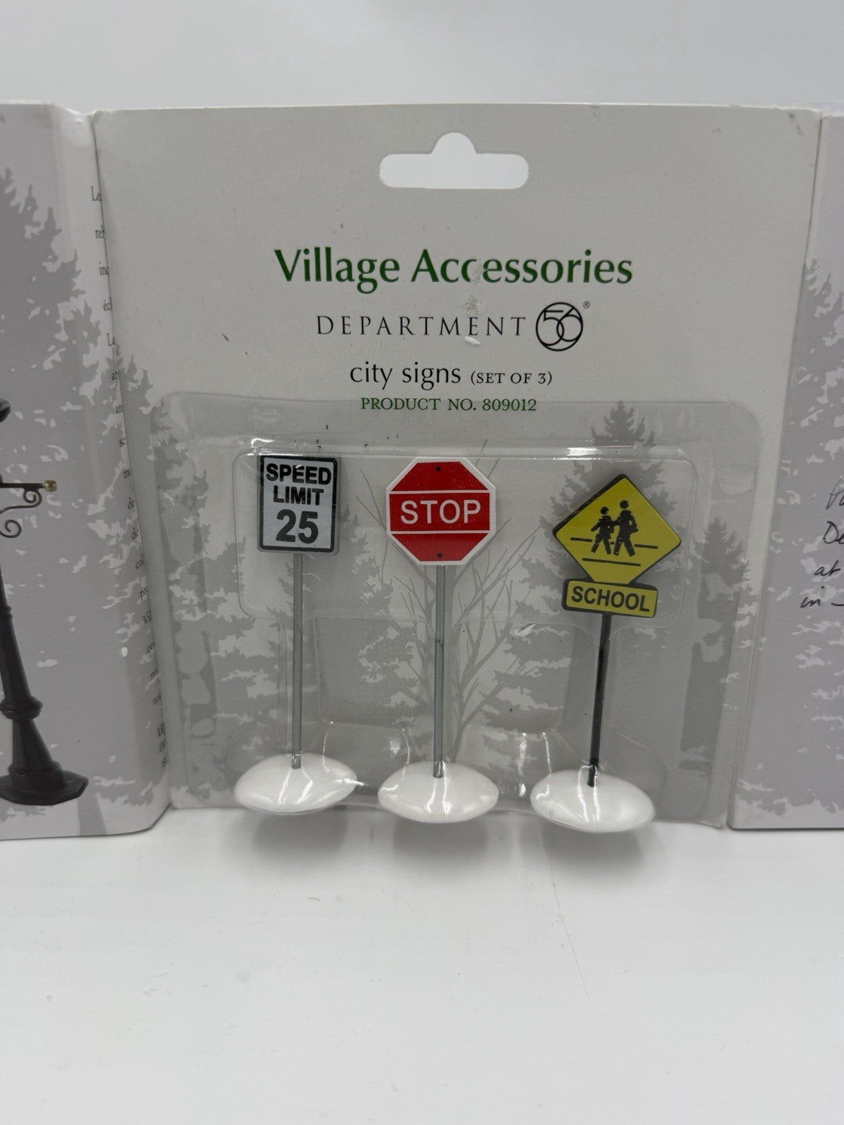 Department 56 Village Accessories Uptown Street Lights & City Signs Set