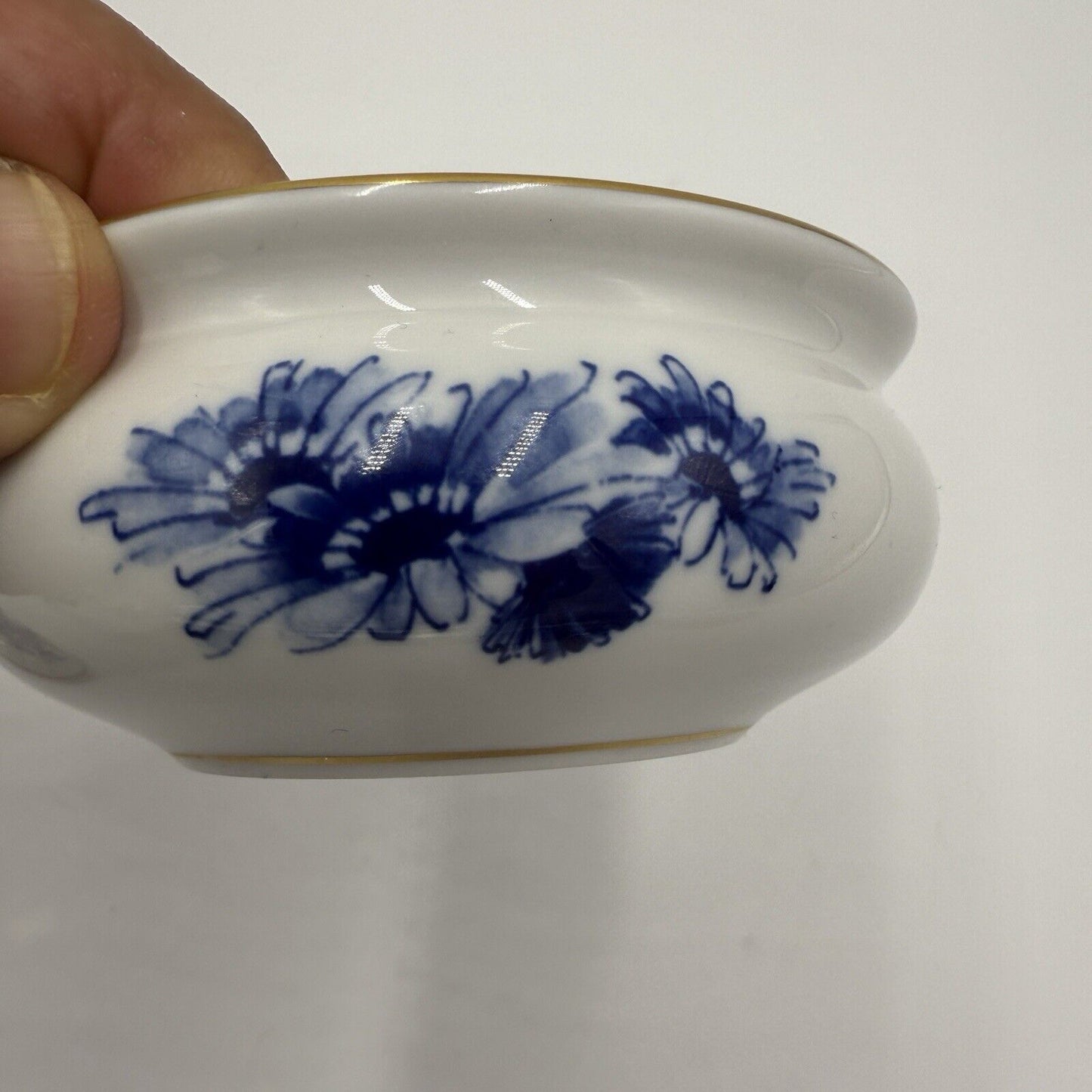 Rare 19th Meissen Porcelain Blue Daisies Trinket Box Porcelain White/blue German