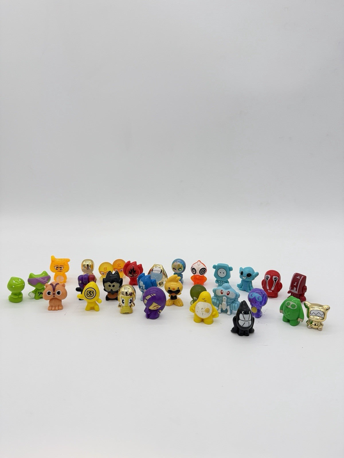 Gogo’s Crazy Bones Series 1 & 4 Lot Of 29 PCs Toys Figurines Collectible