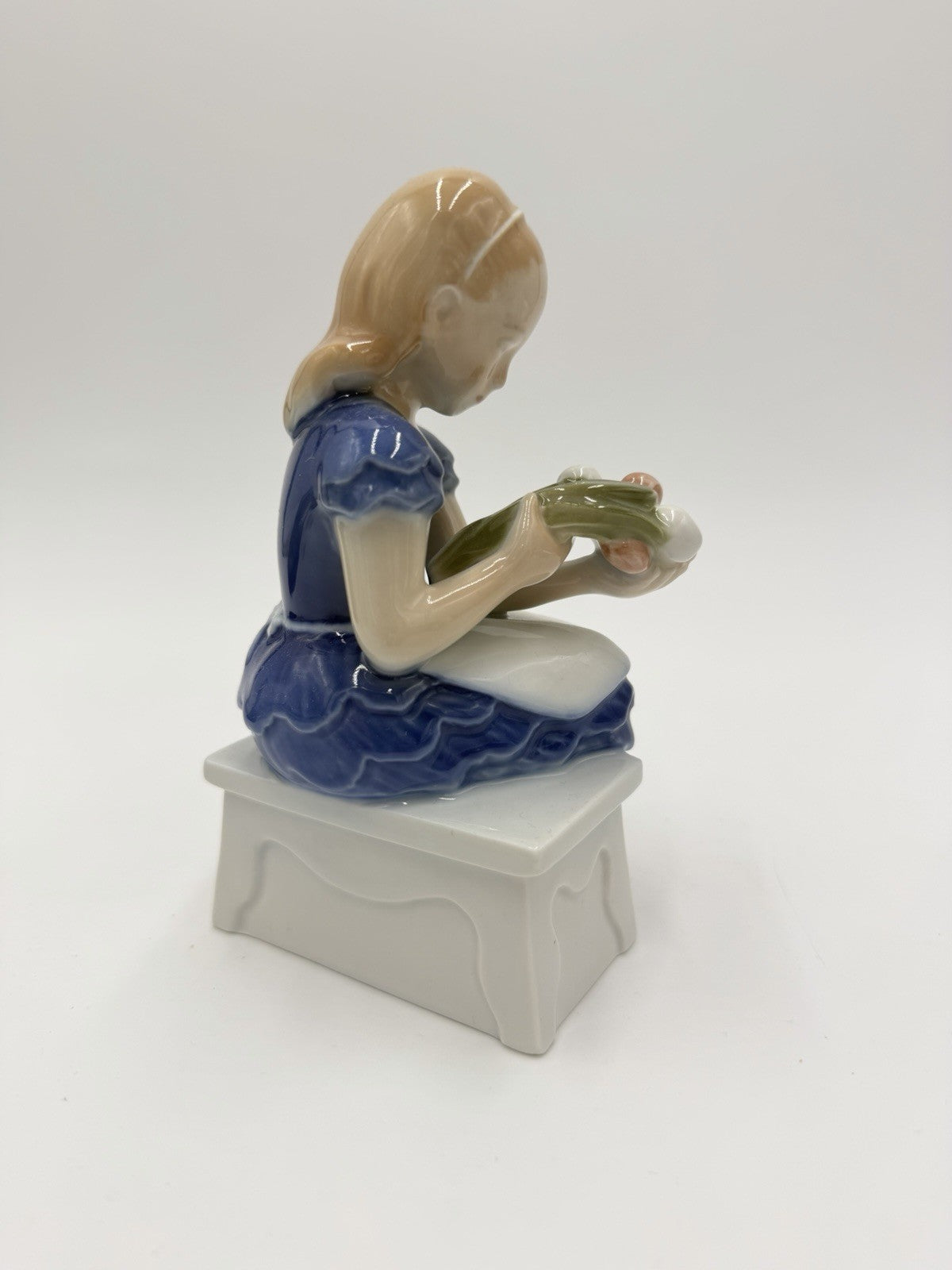 Bing &Grondahl Denmark Ida's Flowers Tulips Spring porcelain figurine # 2298
