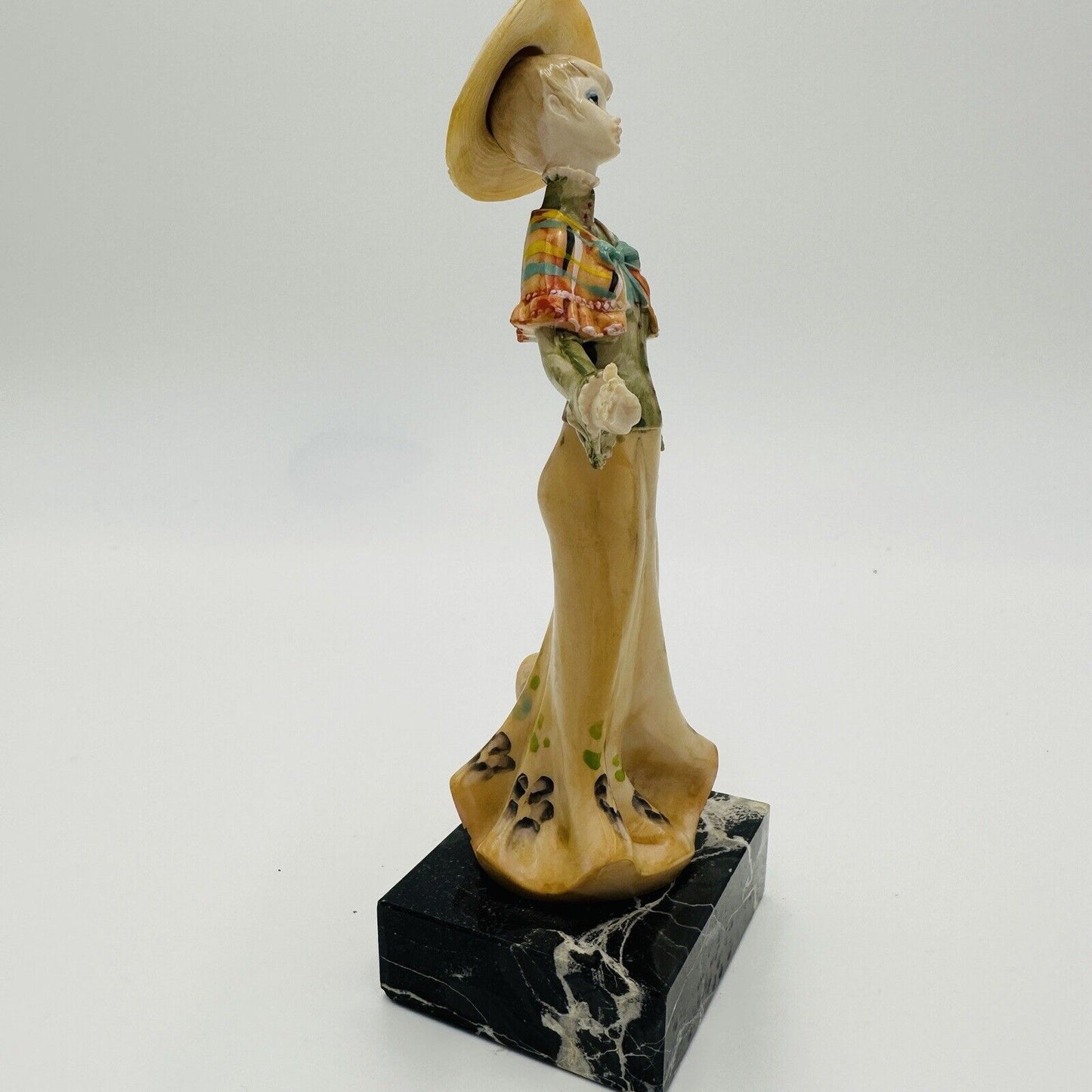 Fontanini Figurine Lady with Parasol Hand Painted Marble Base Despose Italy