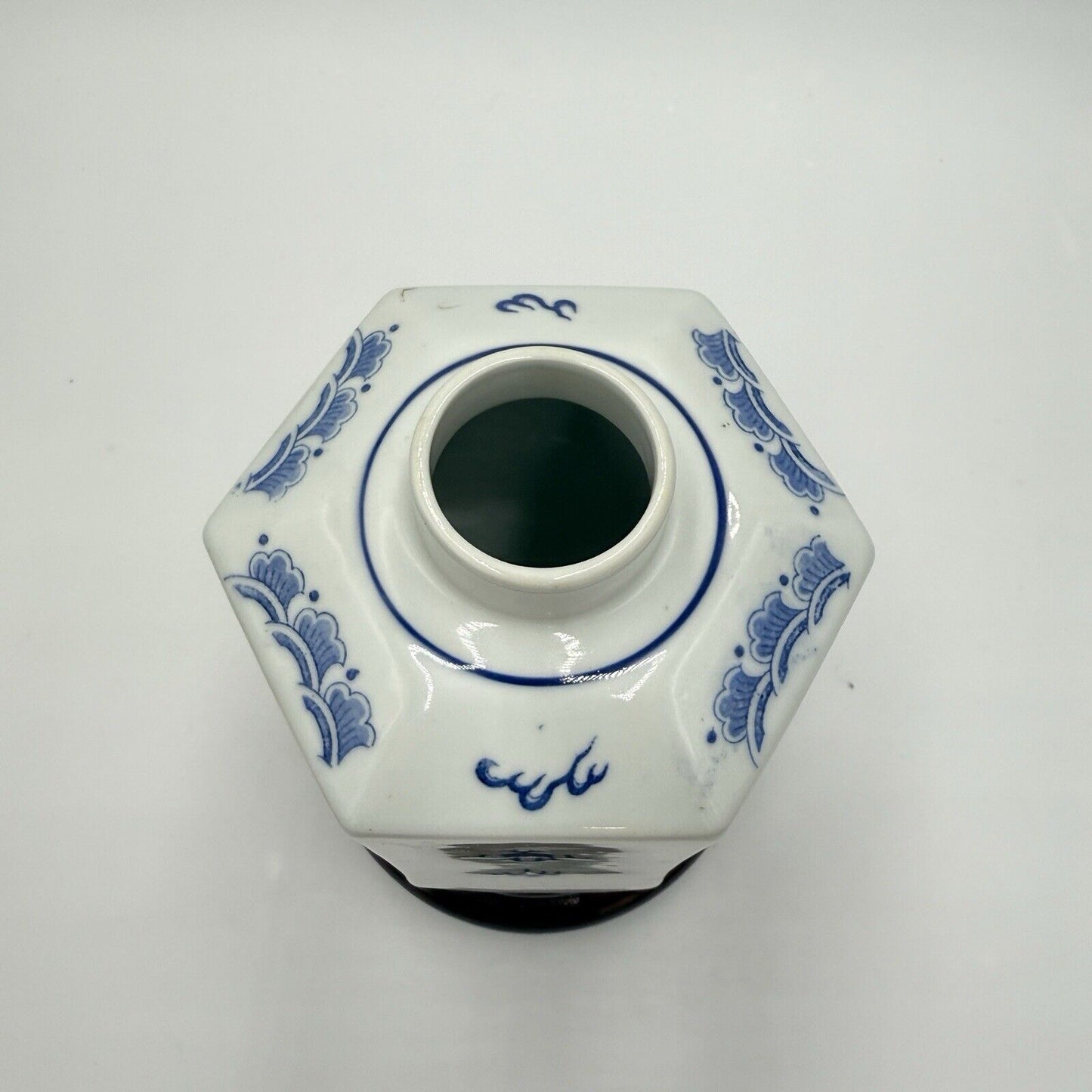 18th-C Chinese Qianlong Imperial Mark Porcelain Hexagonal White Blue Dragon Vase