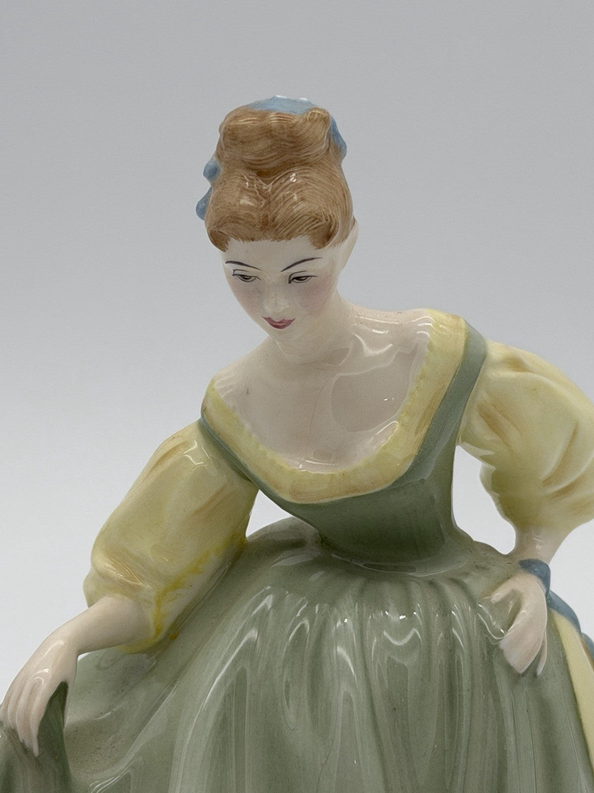 Royal Doulton England Porcelain 1962 FAIR LADY HN 2193 Figurine Green Dress