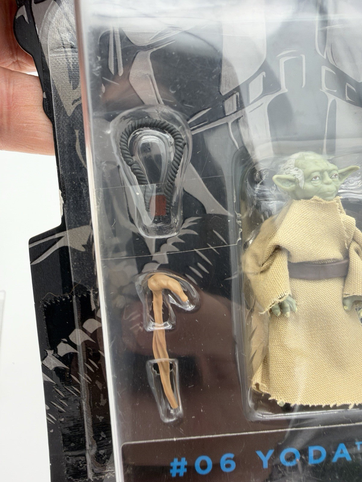 Star Wars HASBRO The Black Series Yoda #06 Action Figurine 1.5” Outfit Sealed