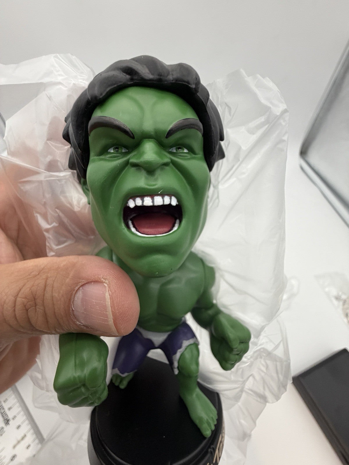 Marvel Avengers Earth's Mightiest Collectors Edition Hulk Bobblehead 6”figurine