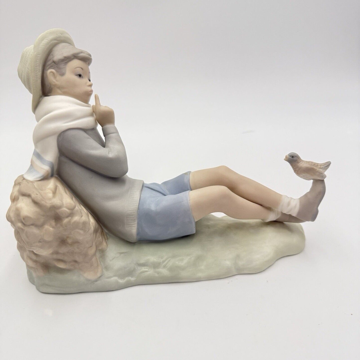 Vtg Lladro Spain Porcelain Sheppard boy with bird on foot #4730 Figurine Matte