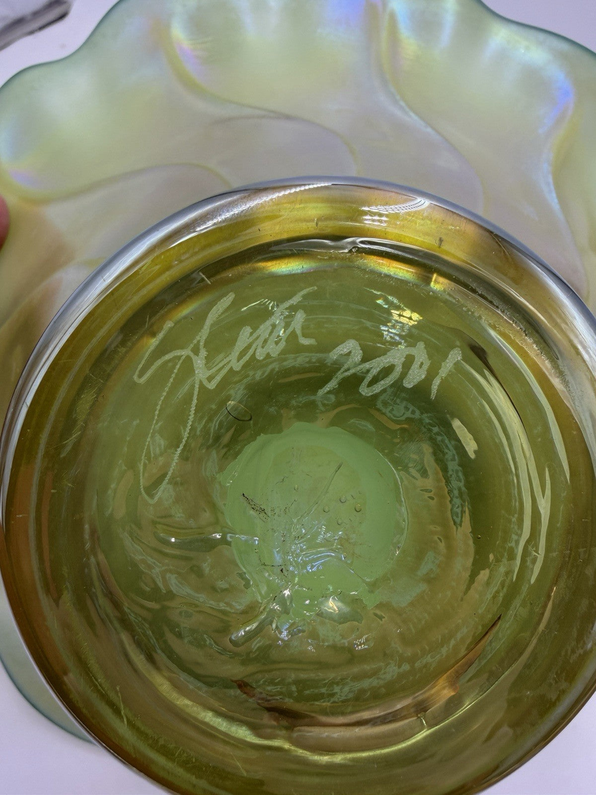 Rick Strini Art Glass Signed Green Lime Iridescent Swirl Bowl 2001 5.5”Hx12”W