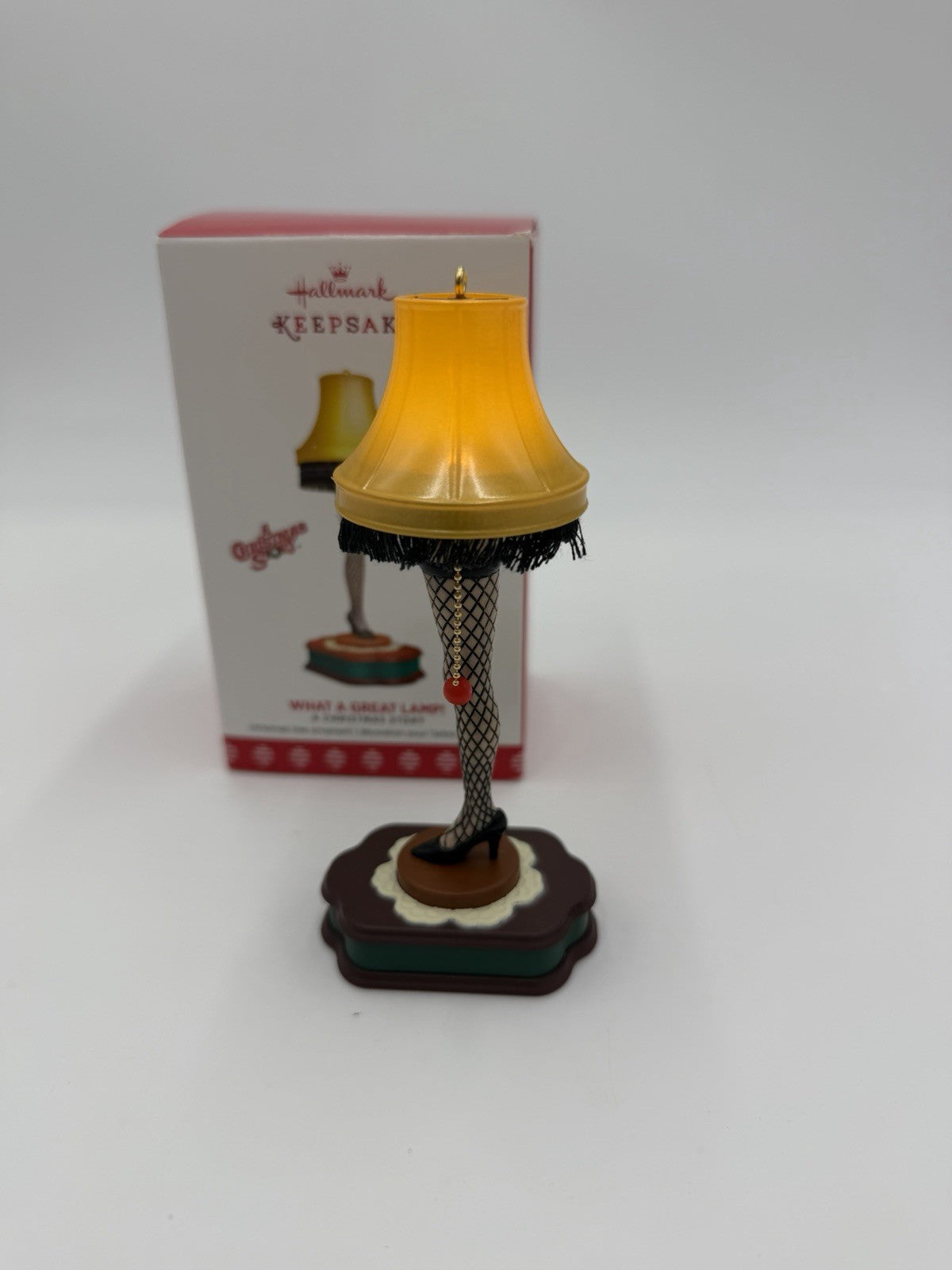 Hallmark 2017 MAGIC Keepsake  What A Great Lamp A Christmas Story Ornament
