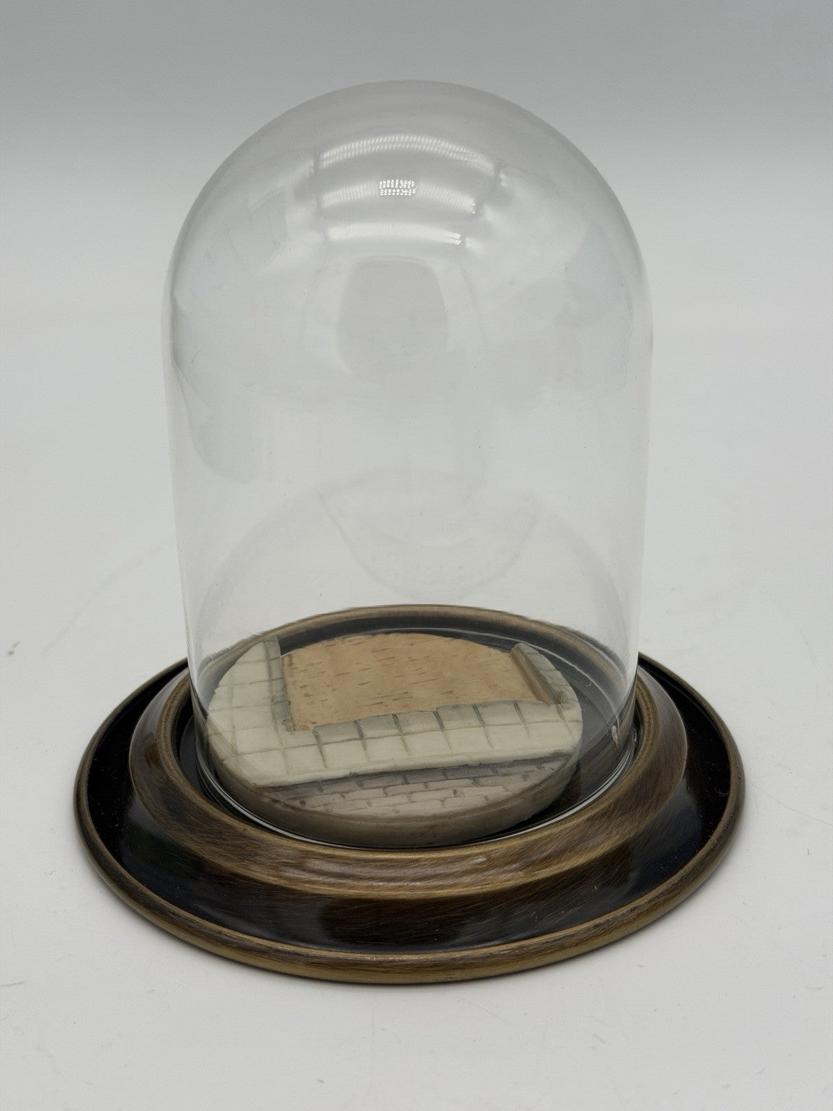 Olszewski Goebel Miniatures 953-D Glass Dome The Solitaire Display