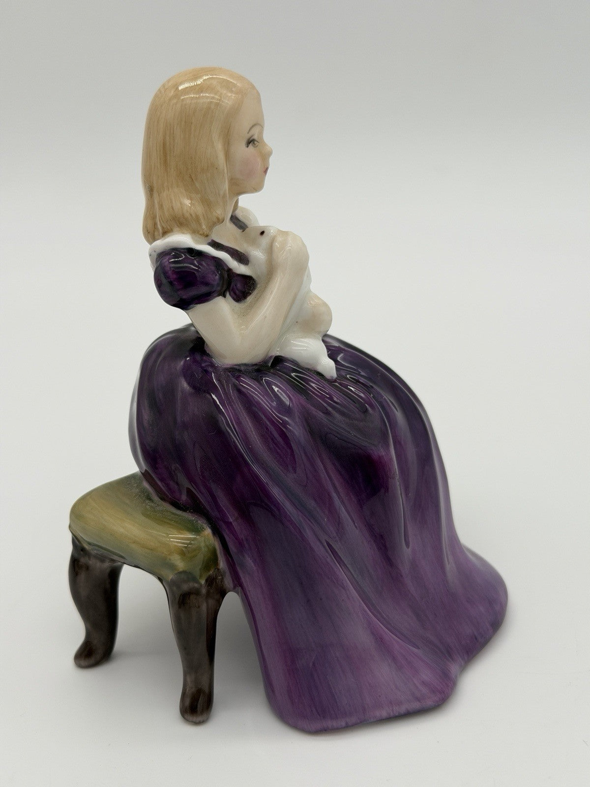 Royal Doulton England Porcelain Affection Figurine HN2236 Girl W/bunny