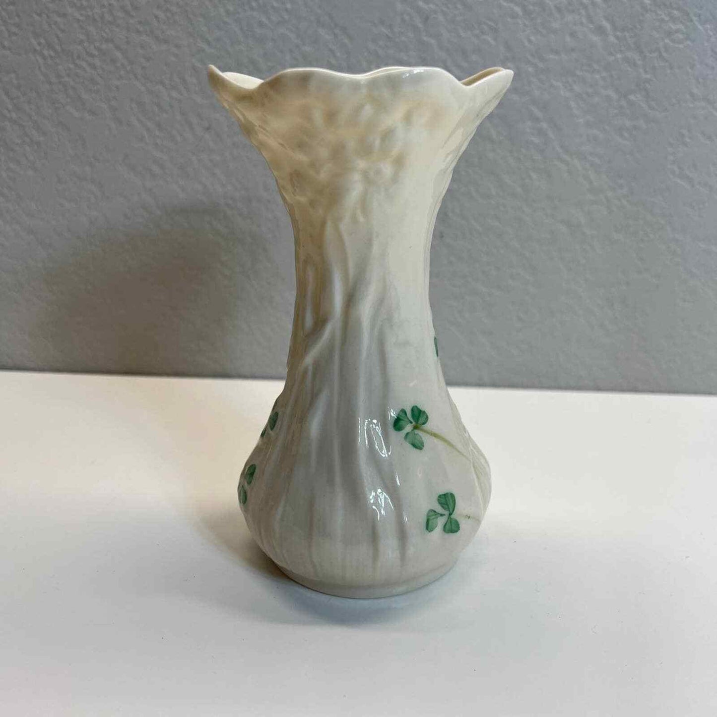 Belleek Vase Shamrocks Flower Ireland Pottery Daisy Spill Porcelain Home Decor