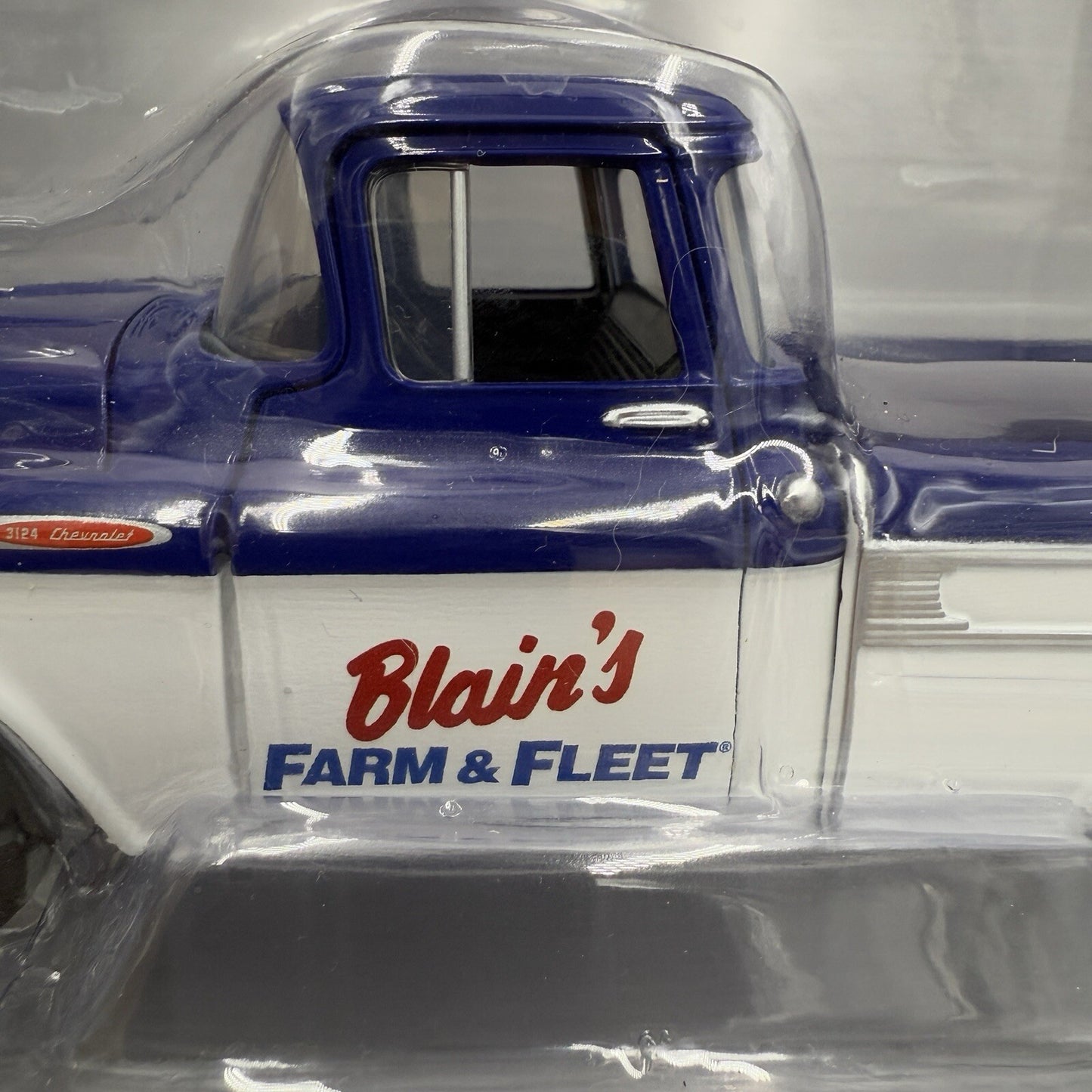 SpecCast die-cast metal 1:25 Scale vehicle blain’s Farm & fleet truck ford Chevy