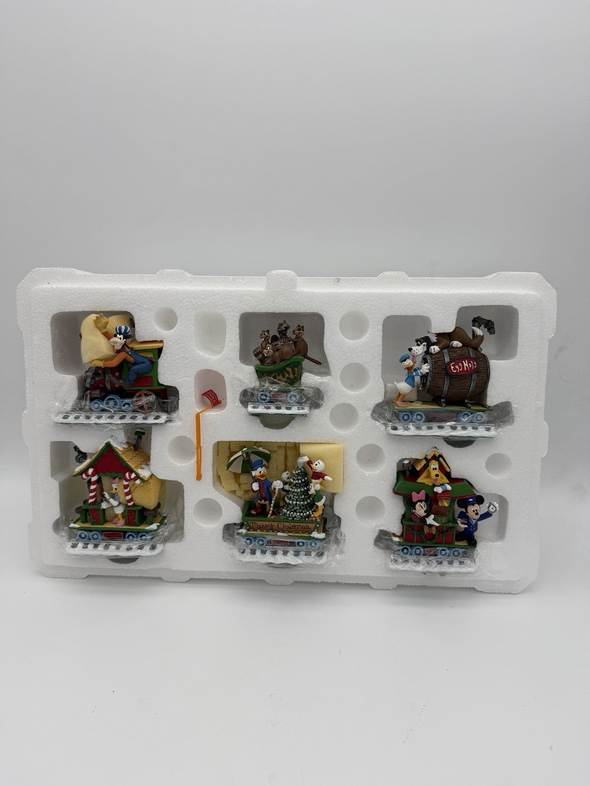 The Danbury Mint Disney Goofy Holiday Express Christmas Train Figurine Resin Set