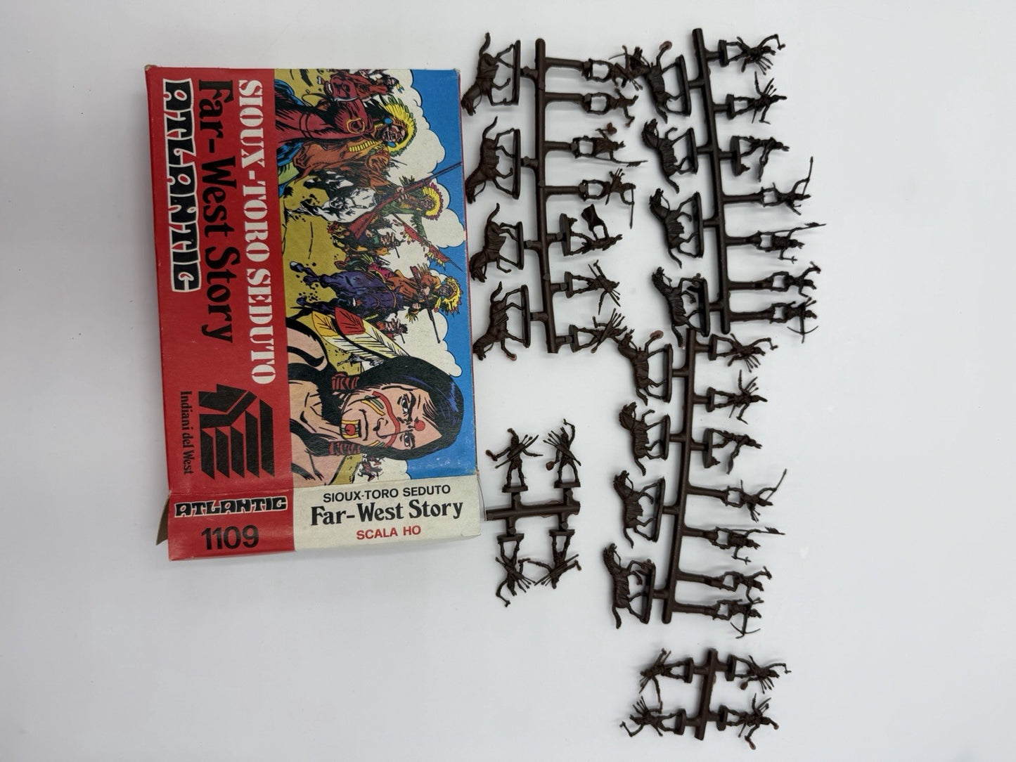 Atlantic of Italy 1109 & 1114 Outlaws & Sheriffs & Sioux-Toro Seduto Scale ho