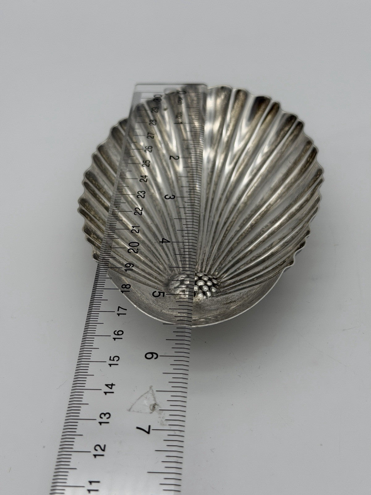 Vintage Manchester Sterling Shell Bon Bon Candy Dish 87 grams No Mono 5 3/4"