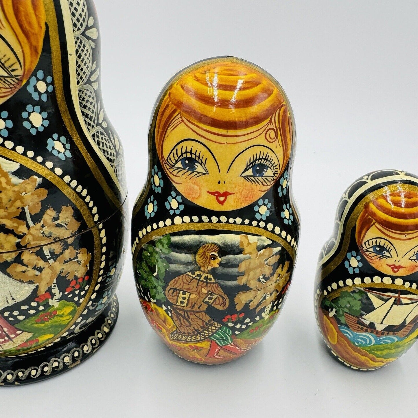 Matryoshka Nesting Doll Hand Painted  Wooden 5 Pieces Vintage