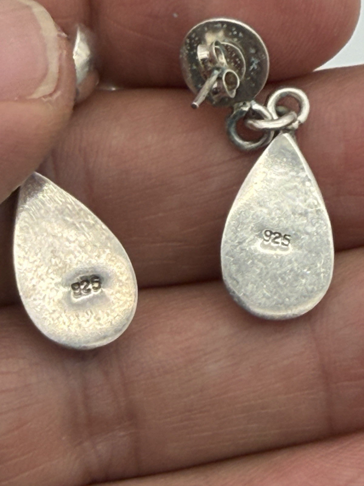 sterling silver earrings teardrop-shaped green chalcedony /onyx cabochons