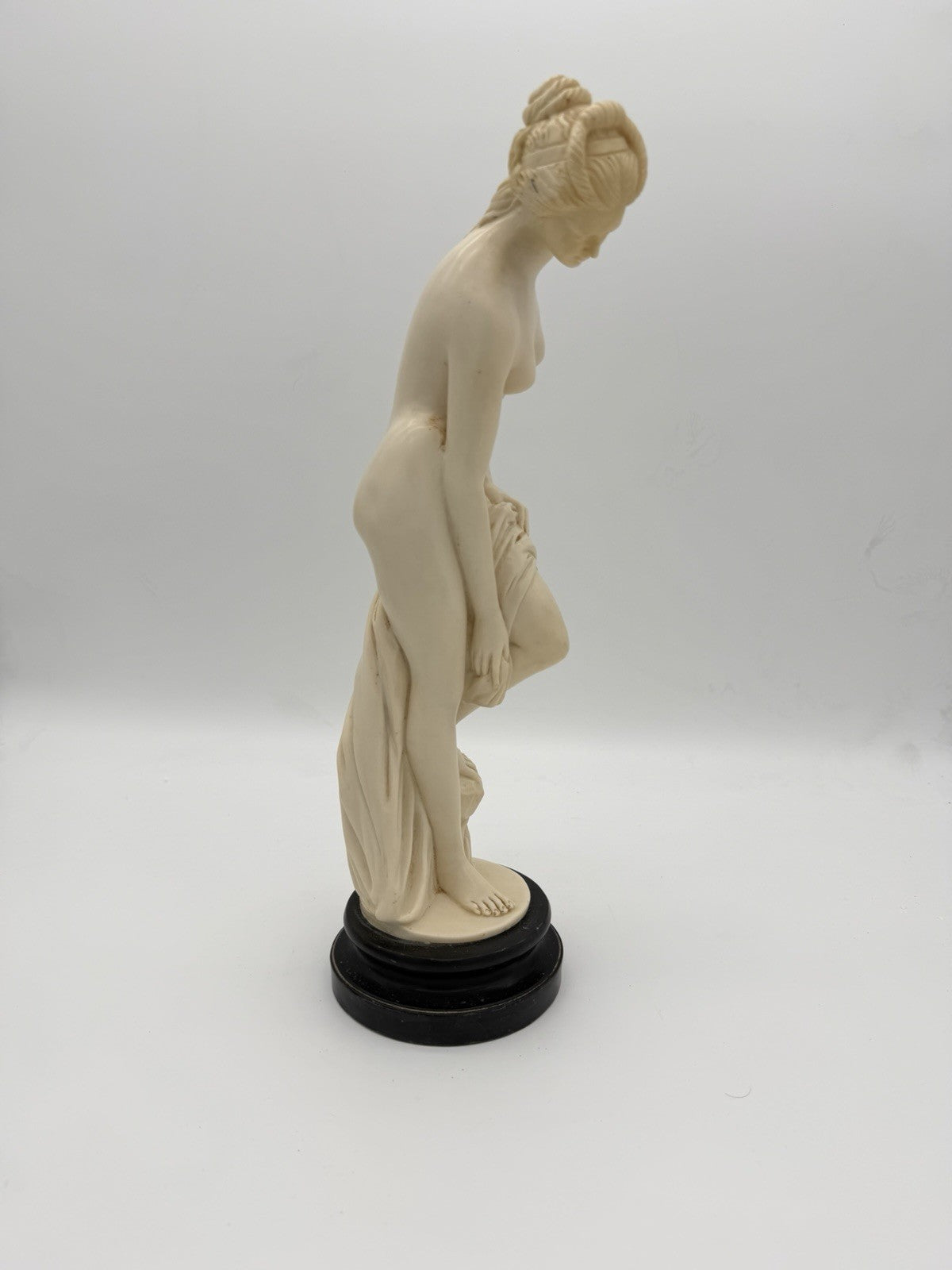 Vtg Santini Italy Venus Bathing Hand Carved Alabaster Marble 15”H Sculpture