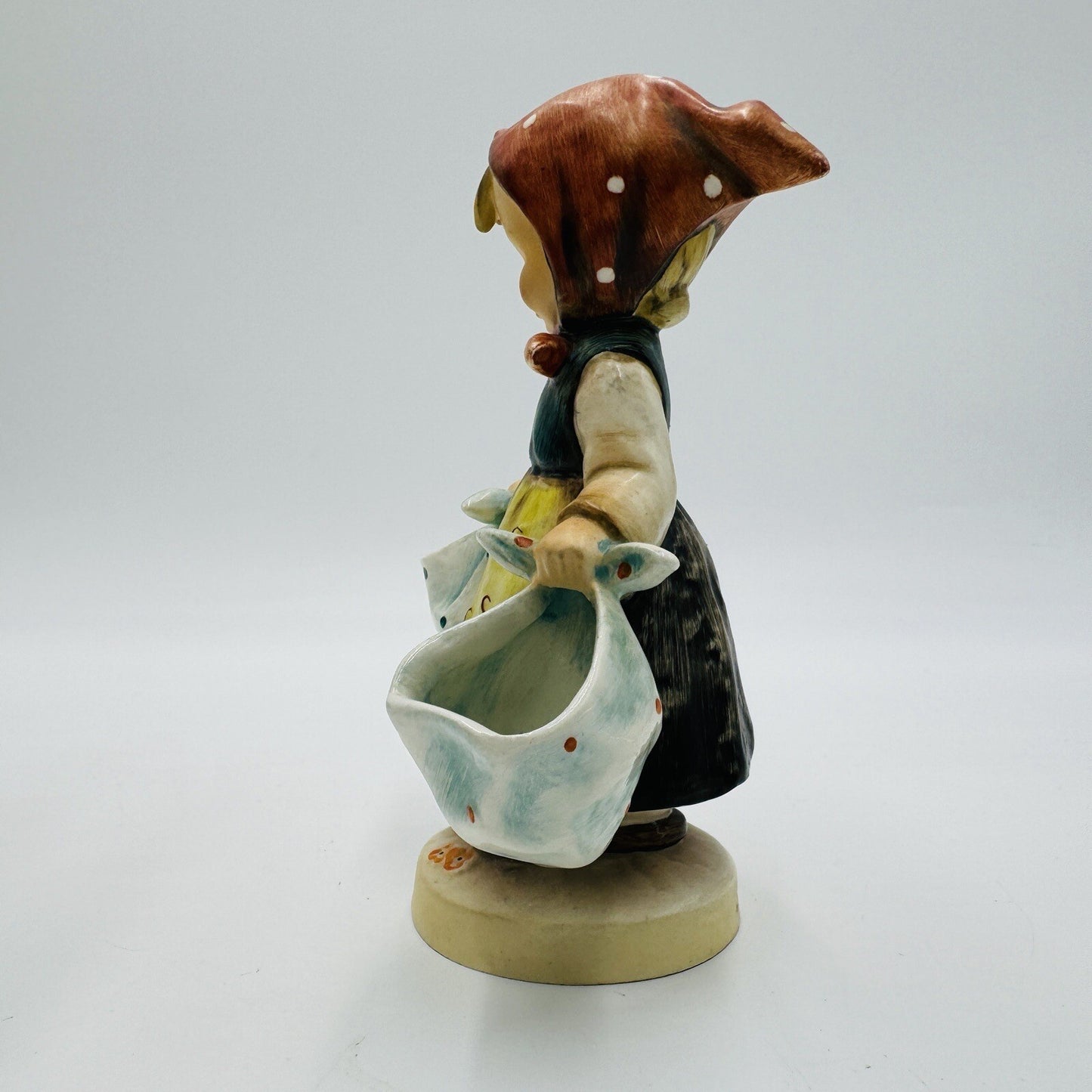 Vintage Goebel Hummel Mother's Darling #175 Figurine Germany Girl 1960 Painted