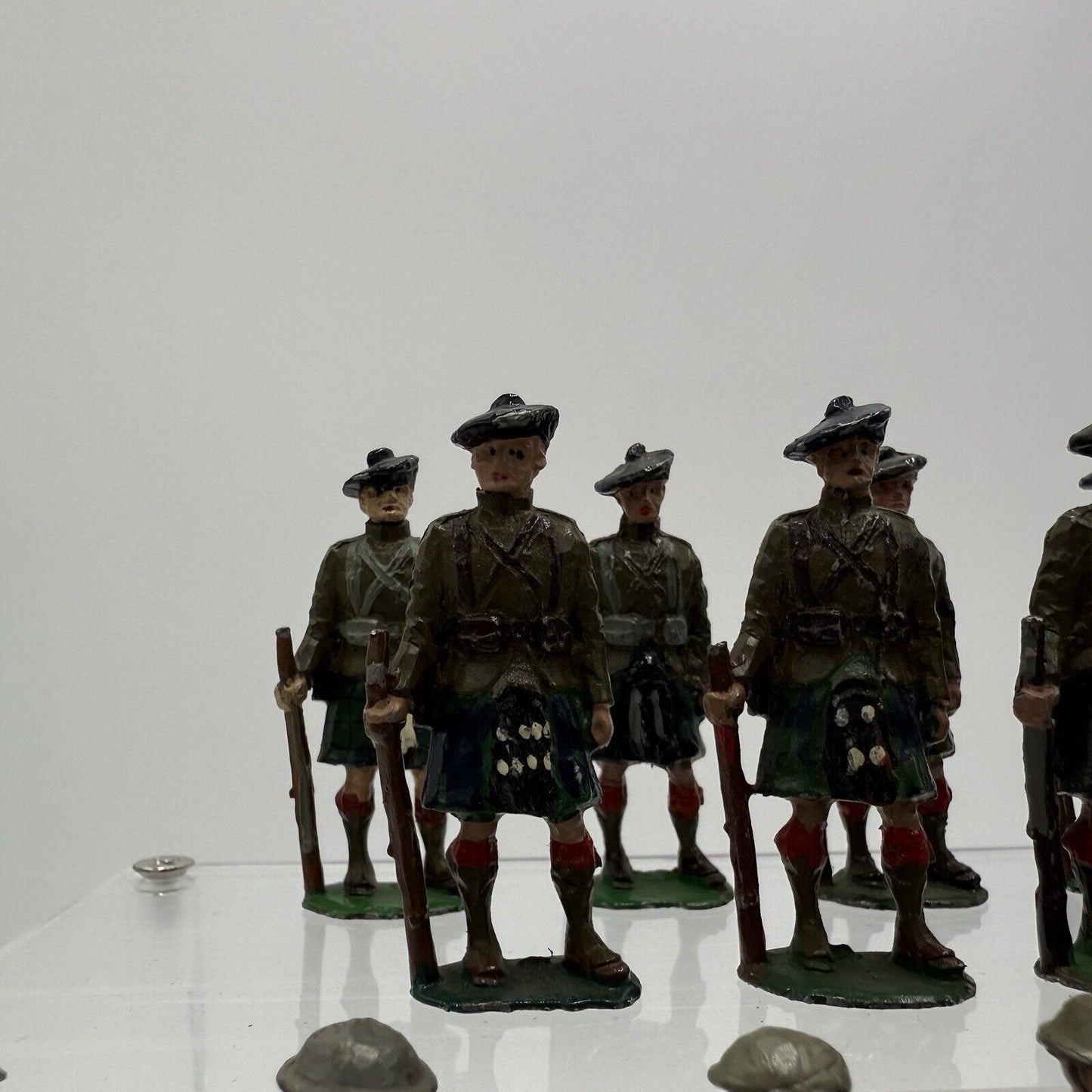 Vintage Eire Scottish Army Infantry Metal Painted Soldiers Figurines Toys 48 PCs