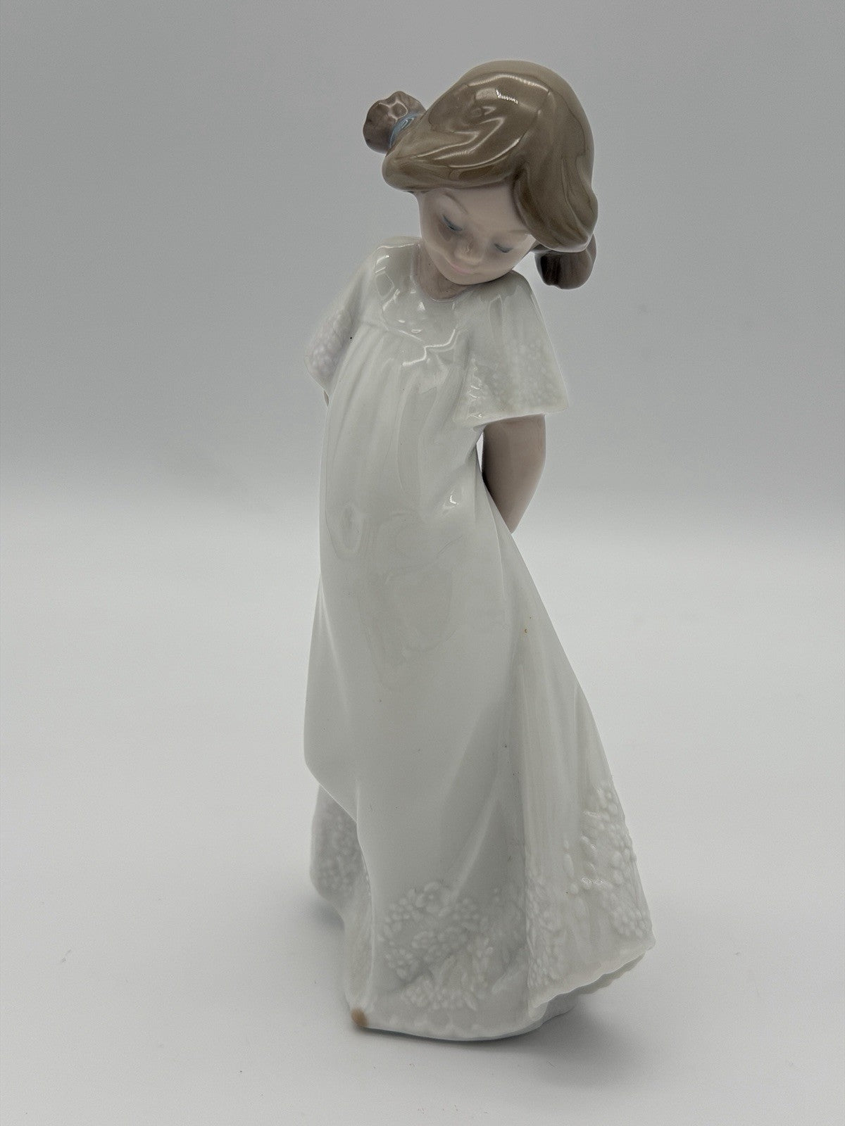 Nao by Lladro Spain Porcelain #1109 So Shy Little Girl Retired Figurine 8” Gloss