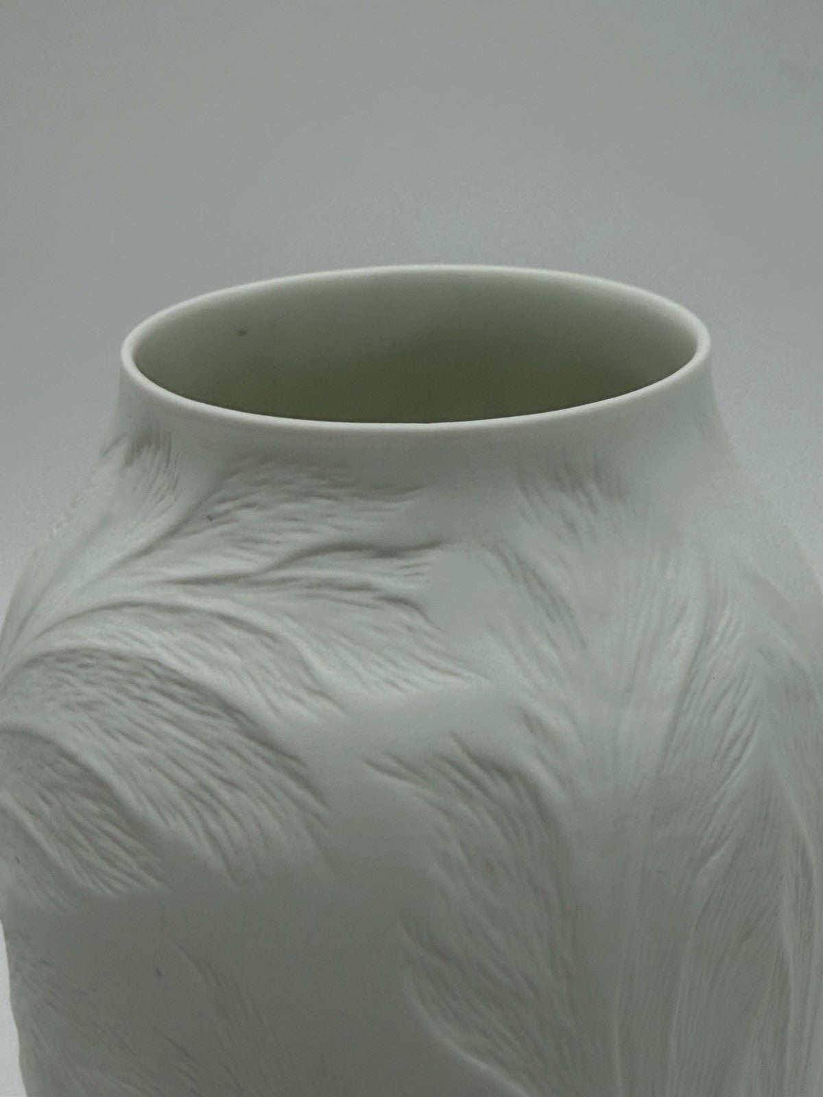 Hutschenreuther Porcelain Germany 1960 White Bisque Vase Feather Leaf embossed