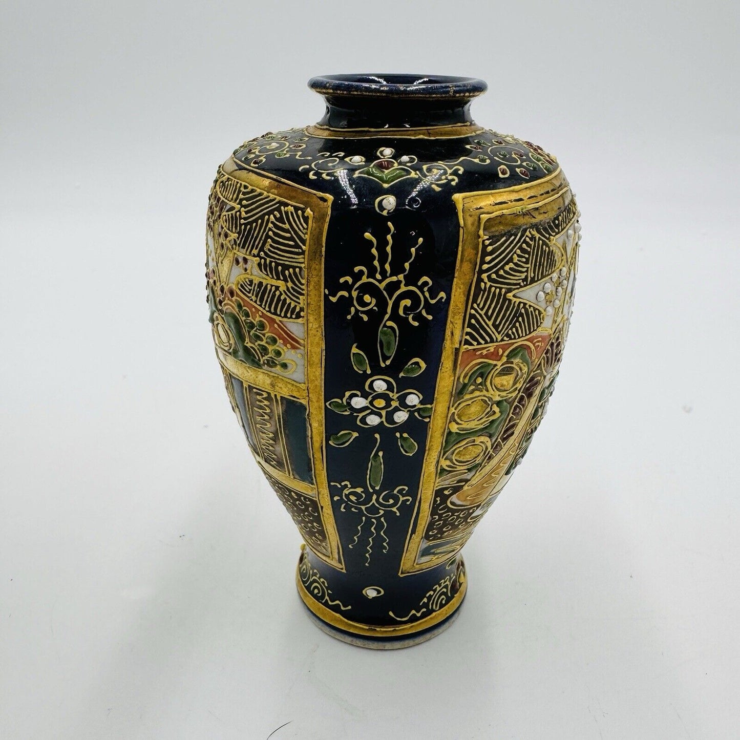 Antique Japanese Satsuma Moriage Mini VASE 5” MEIJI PERIOD KINKOZAN TSUKURU