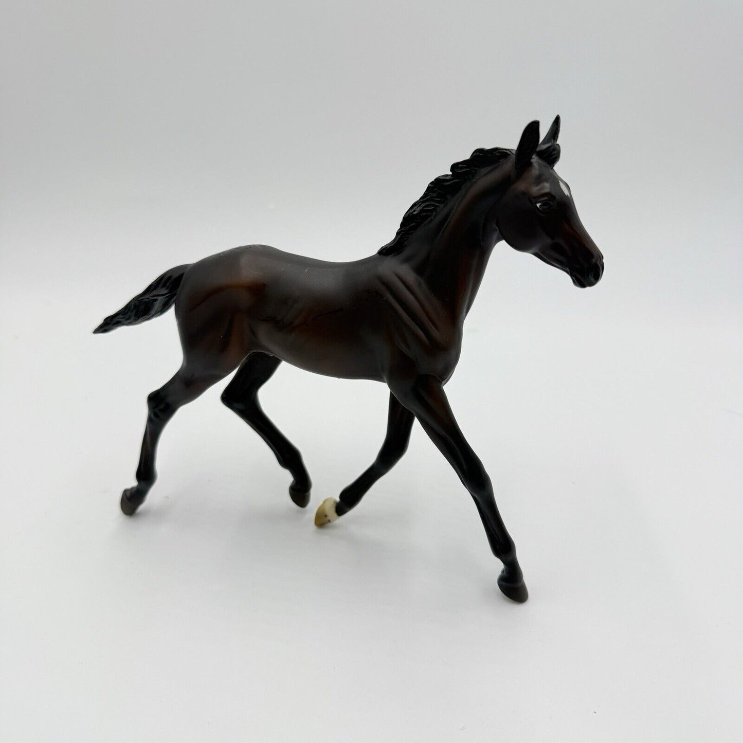 Breyer zenyatta's first colt #1940 Model Black Foal Figurine Horse