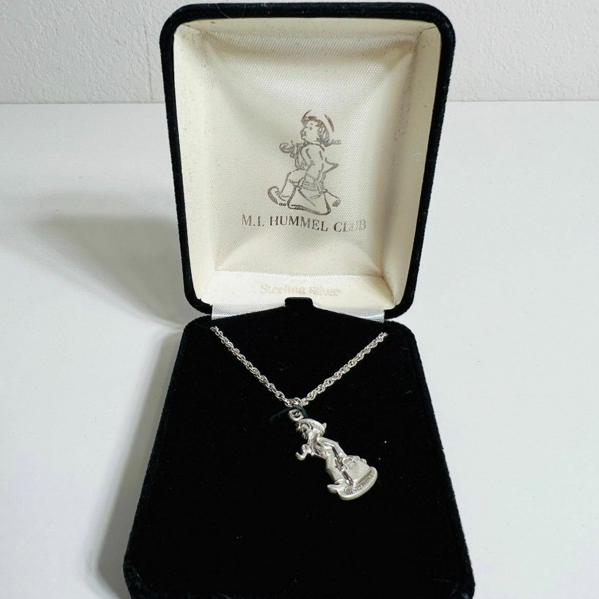 Hummel Women's Necklace Fine Jewelry 1990 Club Sterling Silver Vintage 925