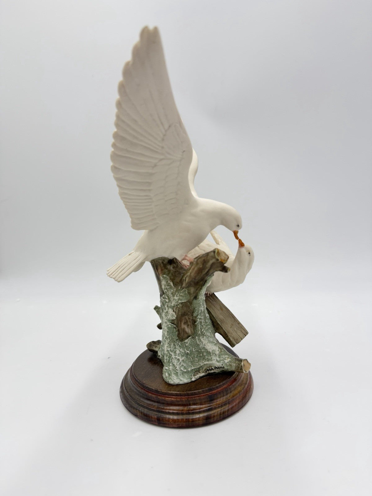 Rare Giuseppe Armani Italy Doves Sculpture 10” Wooden Base Porcelain Figurine