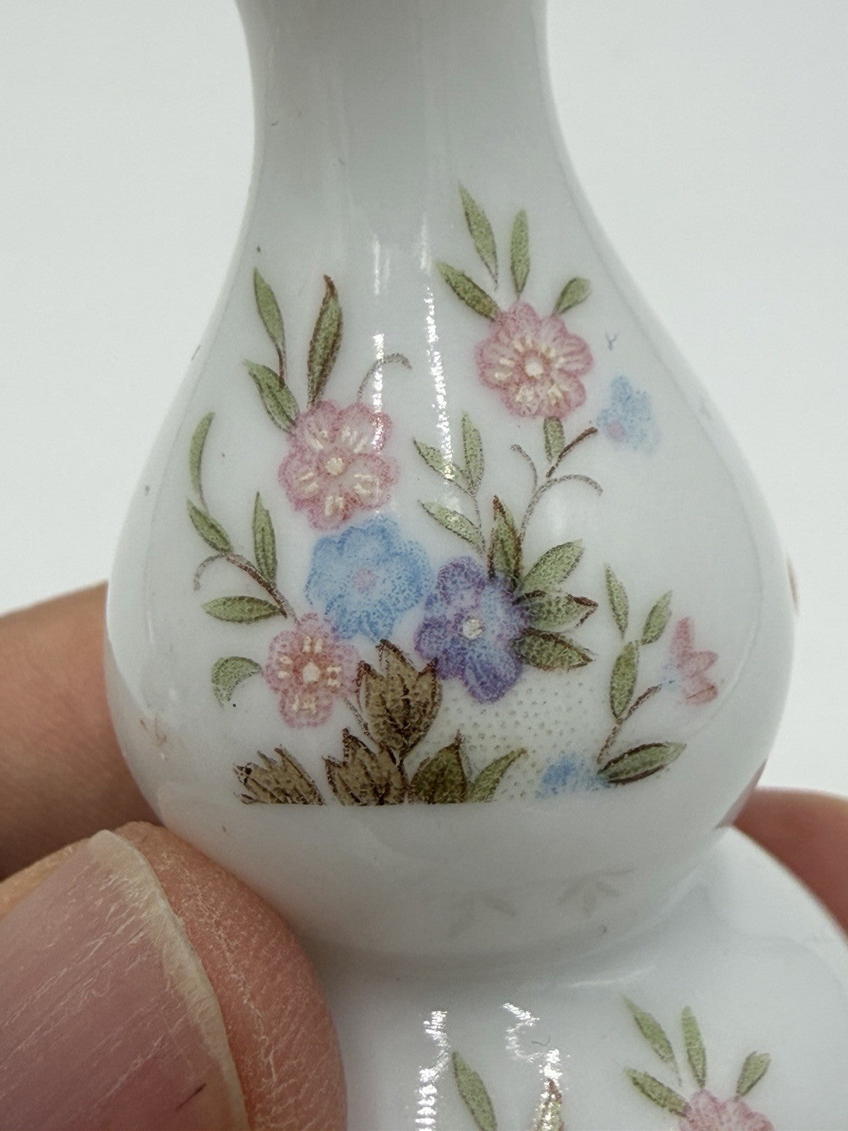 Antique Chinese Zhongguo Jingdezhen Zhi Porcelain Miniature 3” Floral Vase