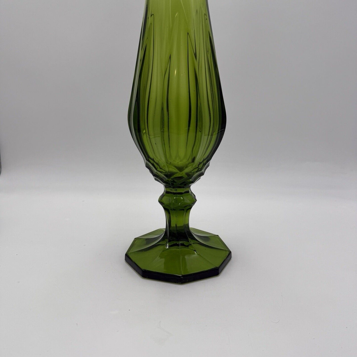 L.E. Smith Vase Swung Green Art Glass 25.5in Very Tall Rare Large MCM Vintage