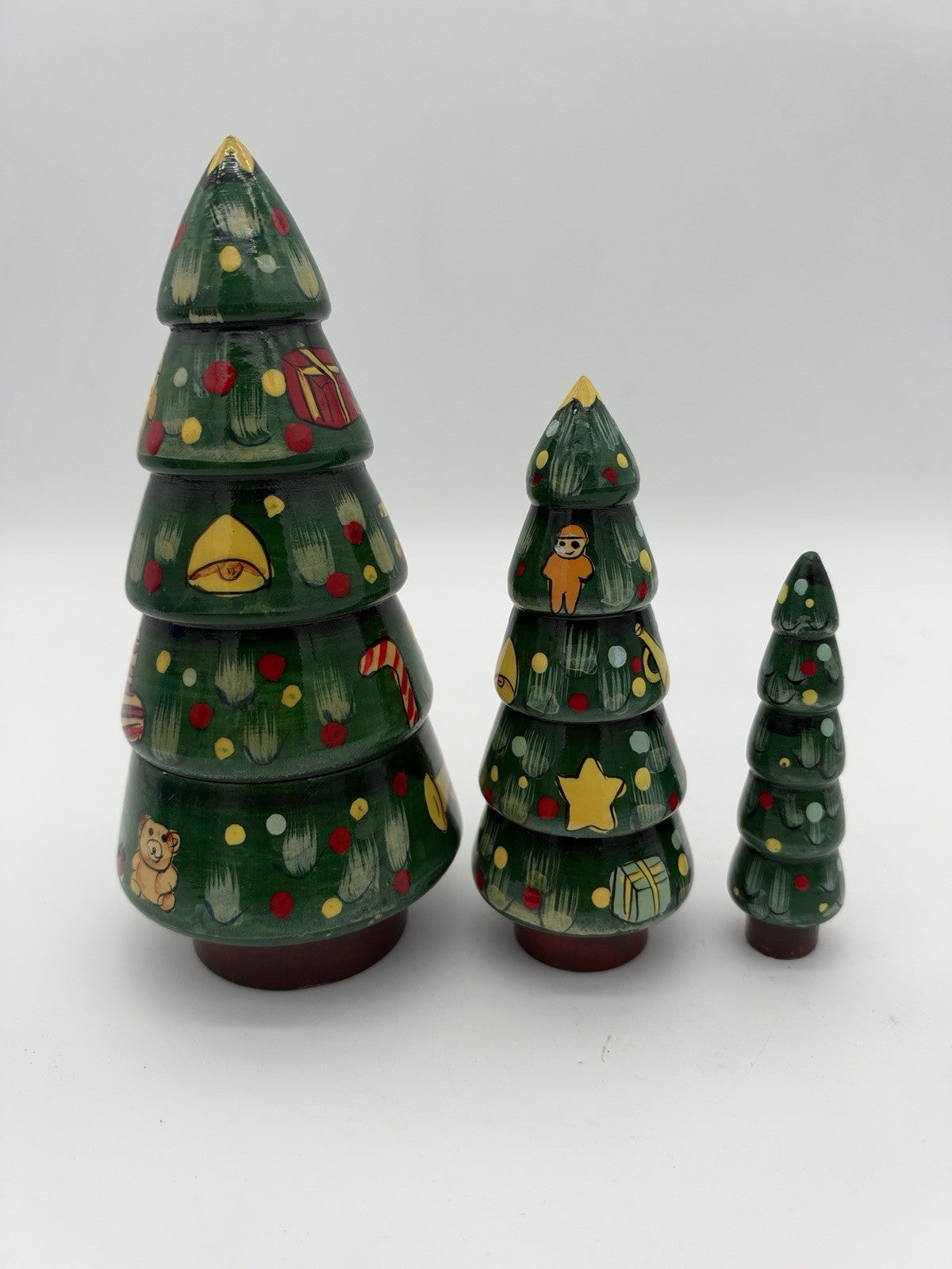 wooden folk art Christmas tree nesting dolls set Vintage hand painted 3 PCs 6”