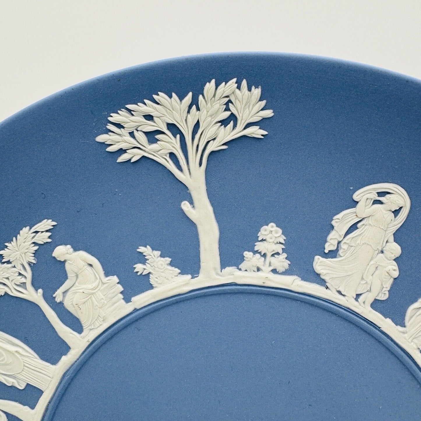 Wedgwood Jasperware Dinner Plate 9-1/2in Sacrifice w/ 3 Scenes Vintage Blue