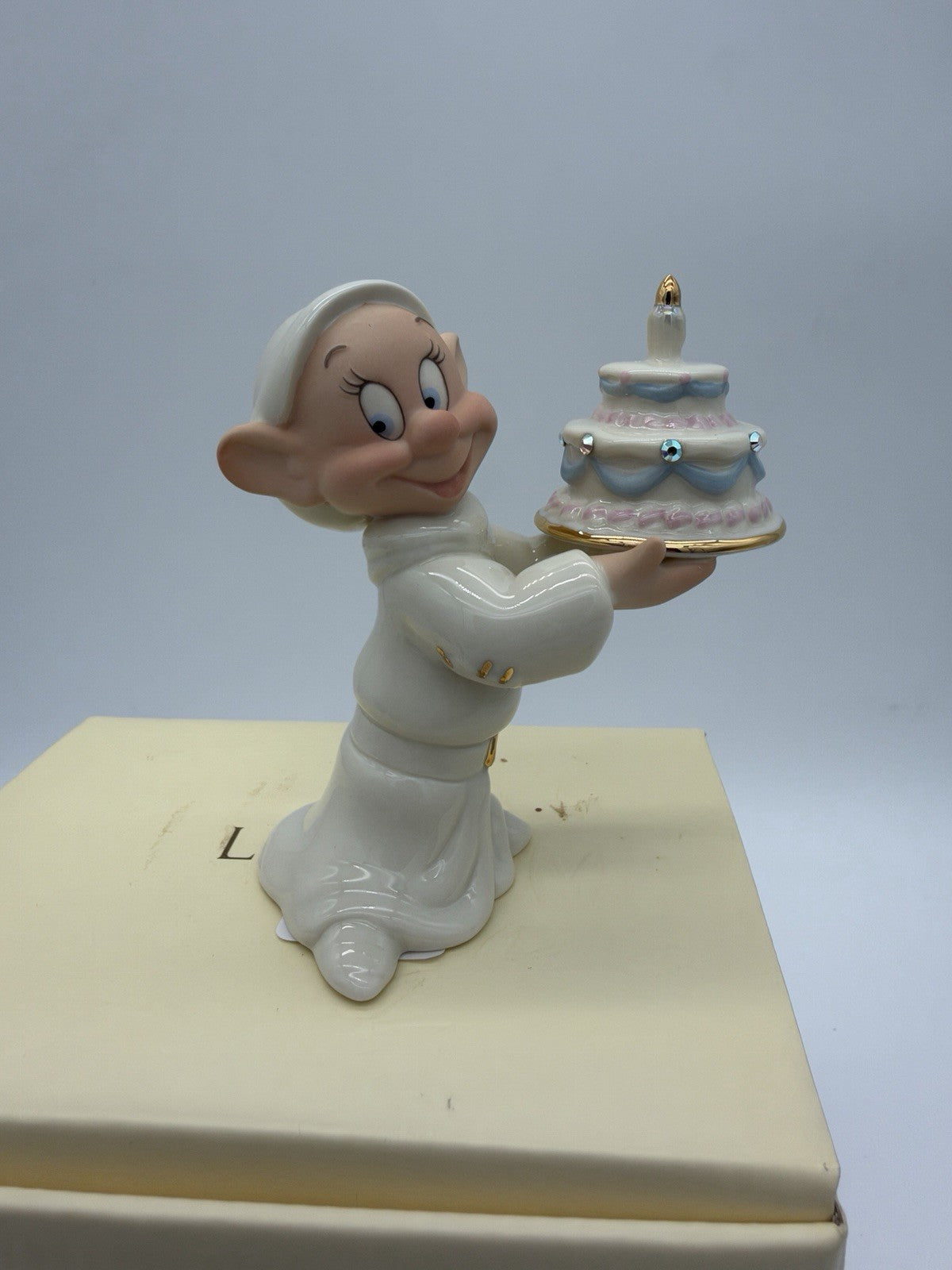 Lenox Disney Showcase Dopey's Birthday Wish Cake & Rhinestones 3 1/4" Figurine