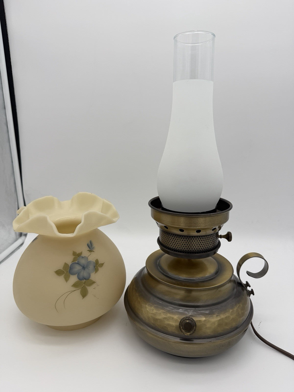 Fenton Art Glass Blue Floral Dogwood Cameo Satin Hammered Colonial Lamp Rare Vtg