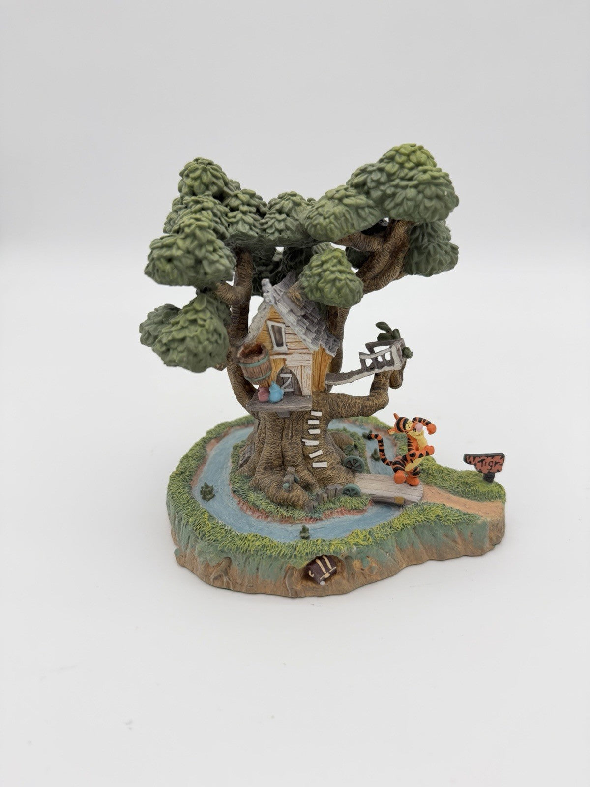 Danbury Mint Disney Tigger’s House Winnie the Pooh Figurine 5”H